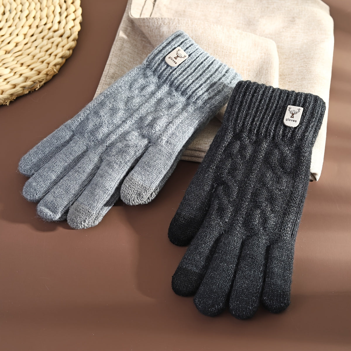Gants tactiles en maille torsadée à étiquette cousue às rennes