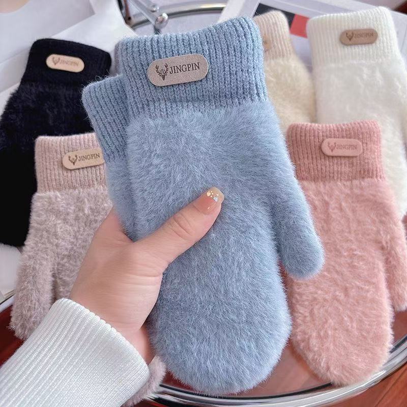 Moufles à étiquette cousue en peluche, étiqueté kaki