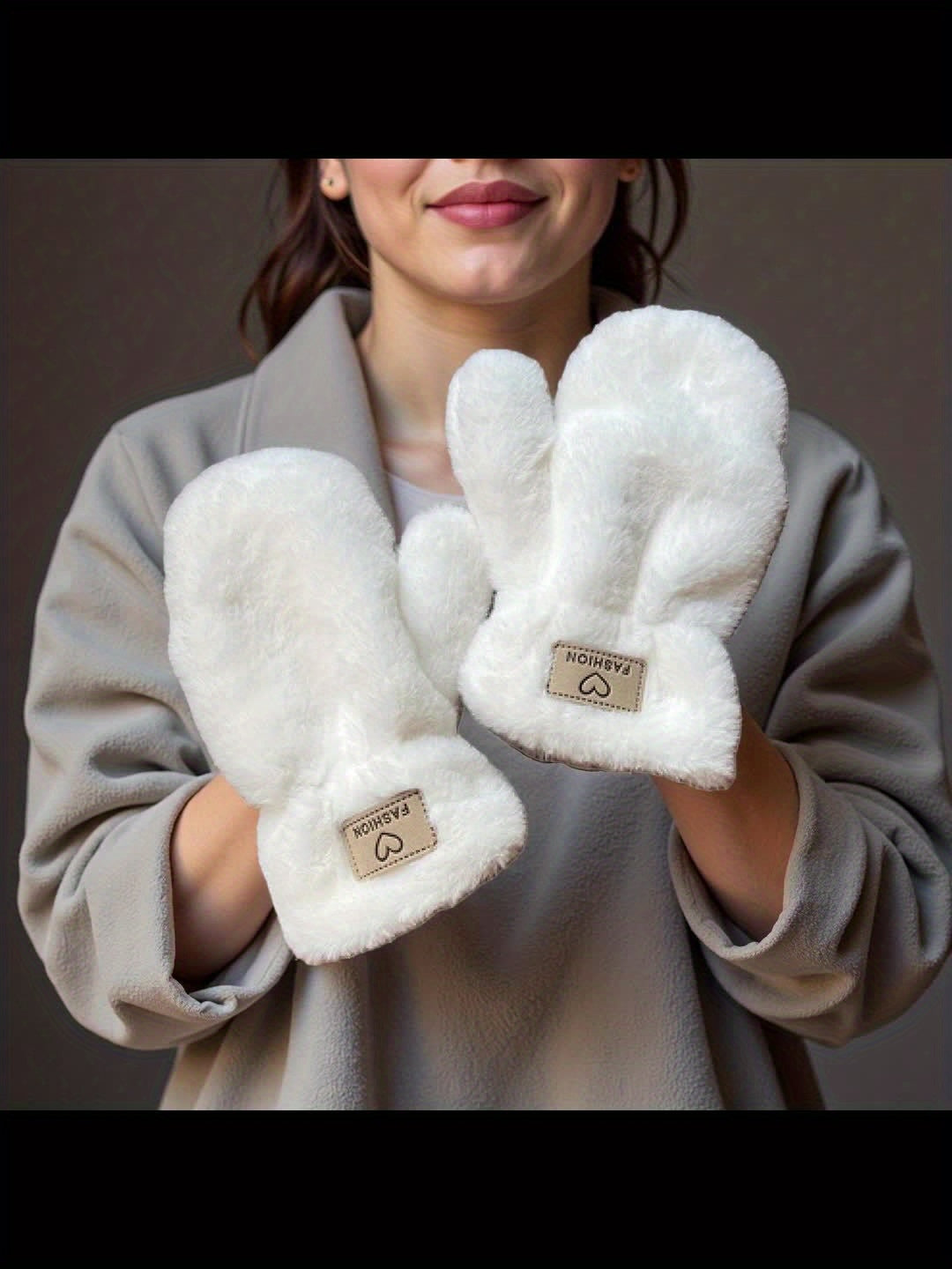 Moufles à étiquette cousue en peluche — lot de 2 paires