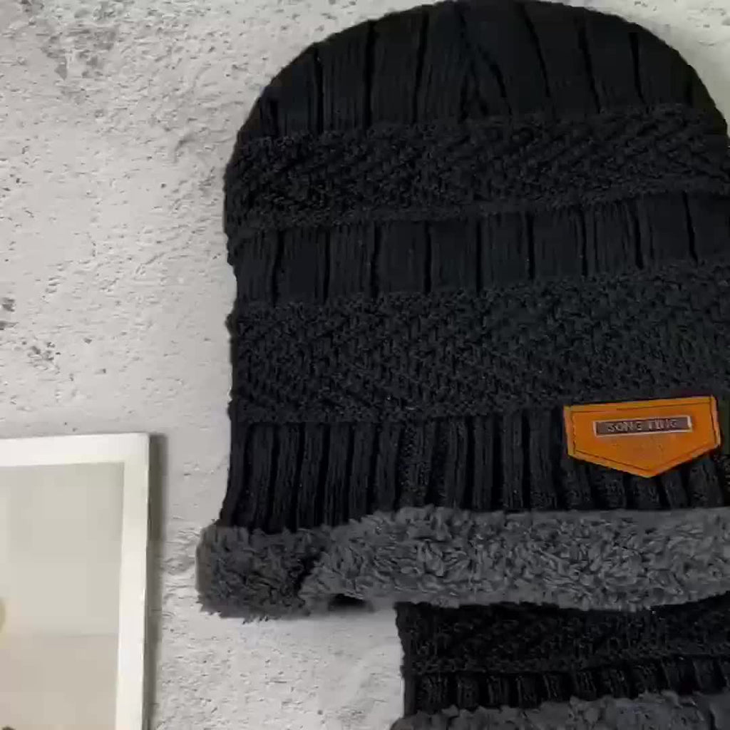Ensemble 5 pièces — bonnet, tour de cou, gants, chaussettes et cache-oreilles