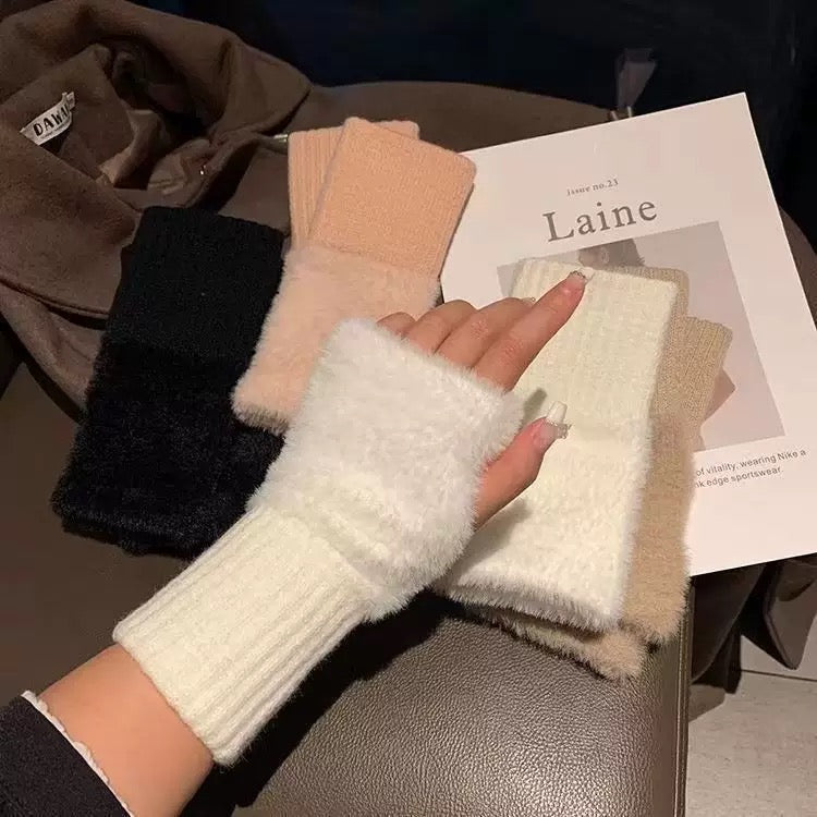 Mitaines tactiles à poignet large en peluche
