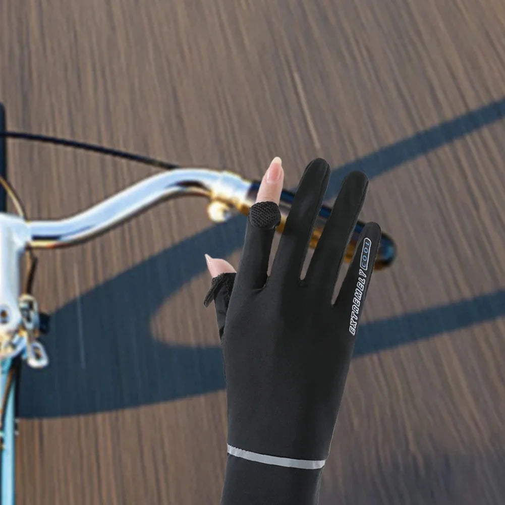 Gants en soie, bleu ciel